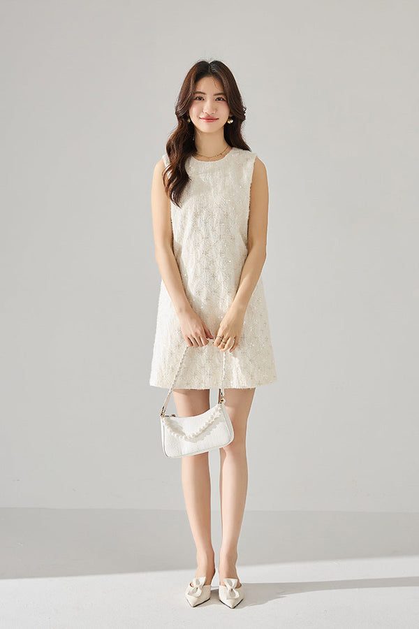 韓国ファッション SELCA-ホワイトムーンライトワンピース-2024ss-138-01
