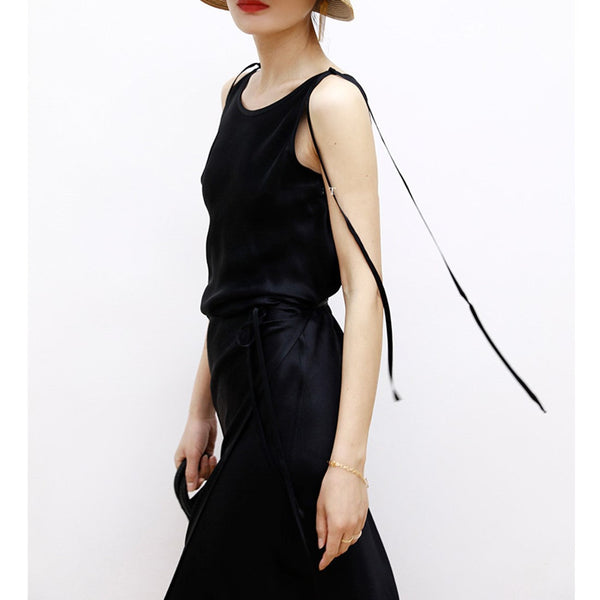 韓国ファッション SELCA-ブラックサテンリボンワンピース-2024ss-0045-01