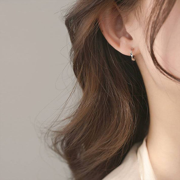 韓国ファッション SELCA-ツイストシンプルピアス-2023ss-ac36-02