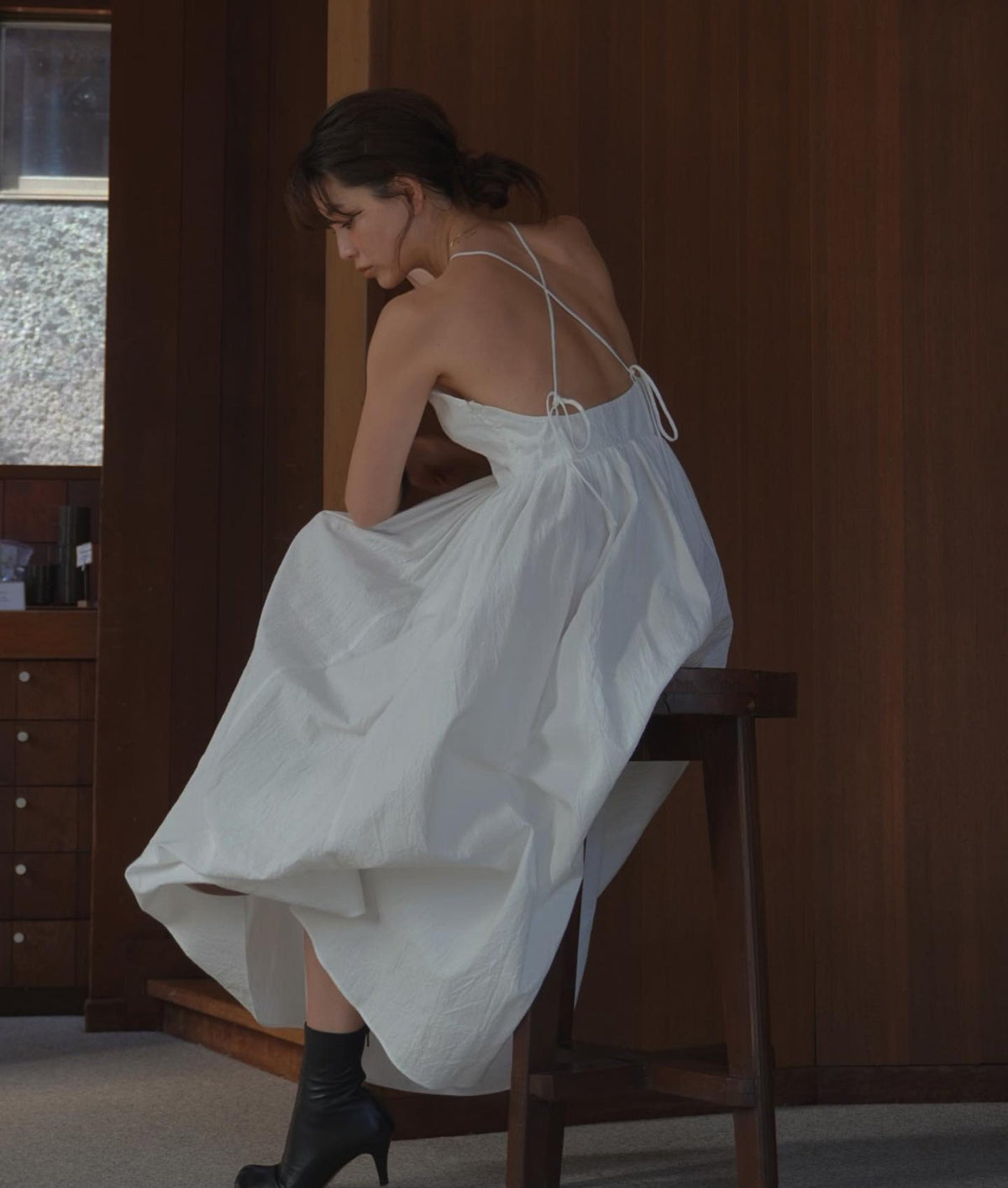 韓国ファッション SELCA-オープンバックストラップキャミワンピース-2023ss-op05-01-01