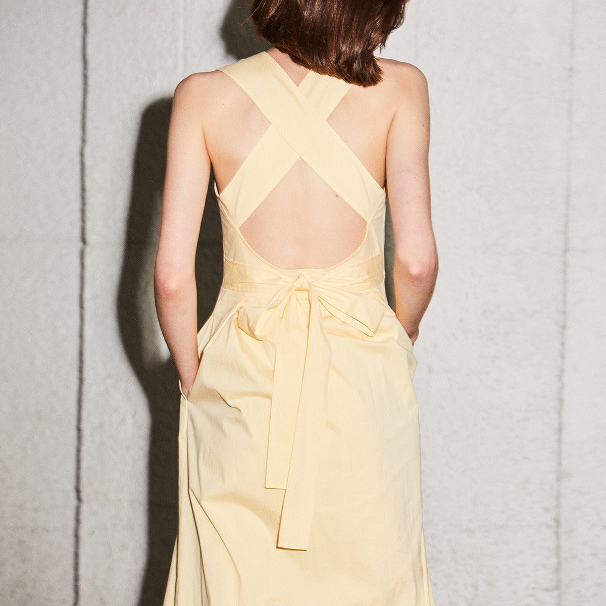韓国ファッション SELCA-クロスオープンバックワンピース-2024ss-0063-04