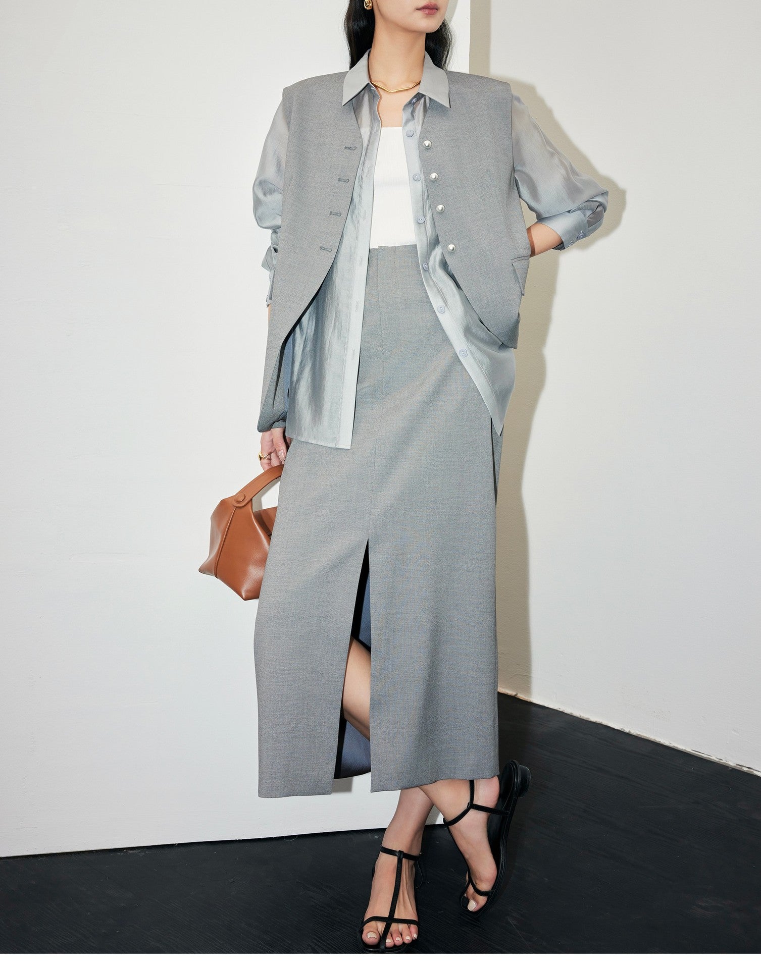 韓国ファッション SELCA-Vネック ノースリーブスリーピース-2024ss-0019-07