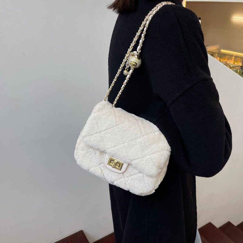 韓国ファッション SELCA-ファーチェーンバッグ-2023aw-bg07-06