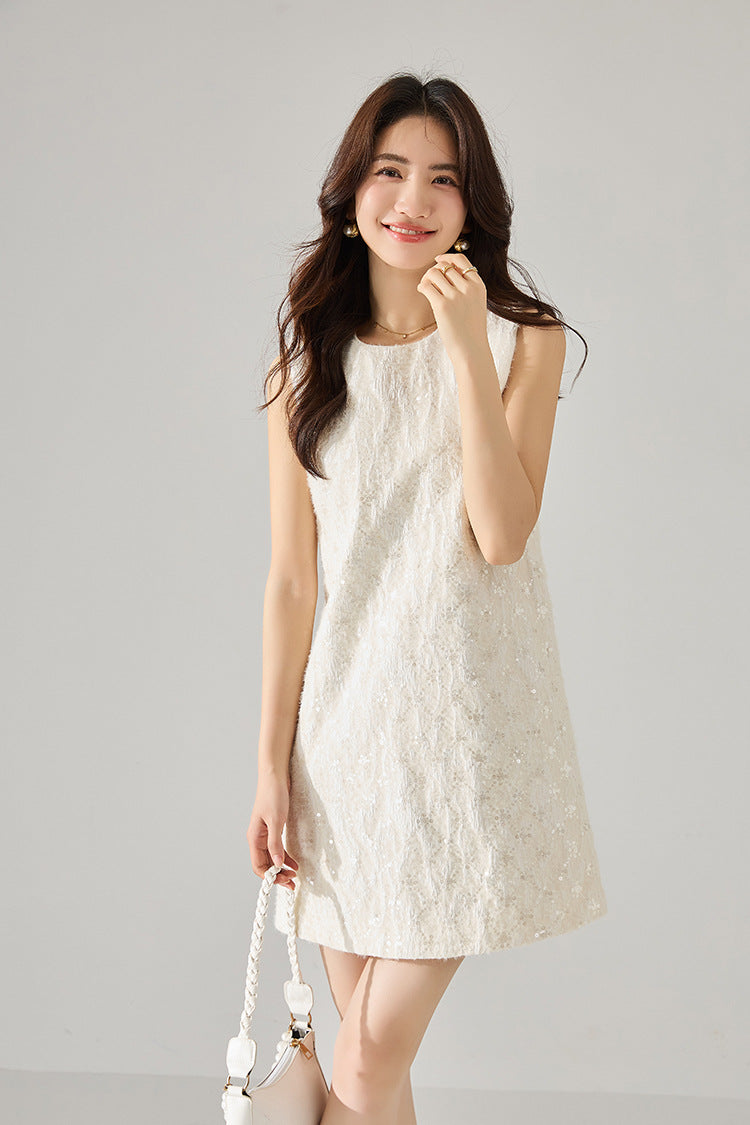 韓国ファッション SELCA-ホワイトムーンライトワンピース-2024ss-138-08