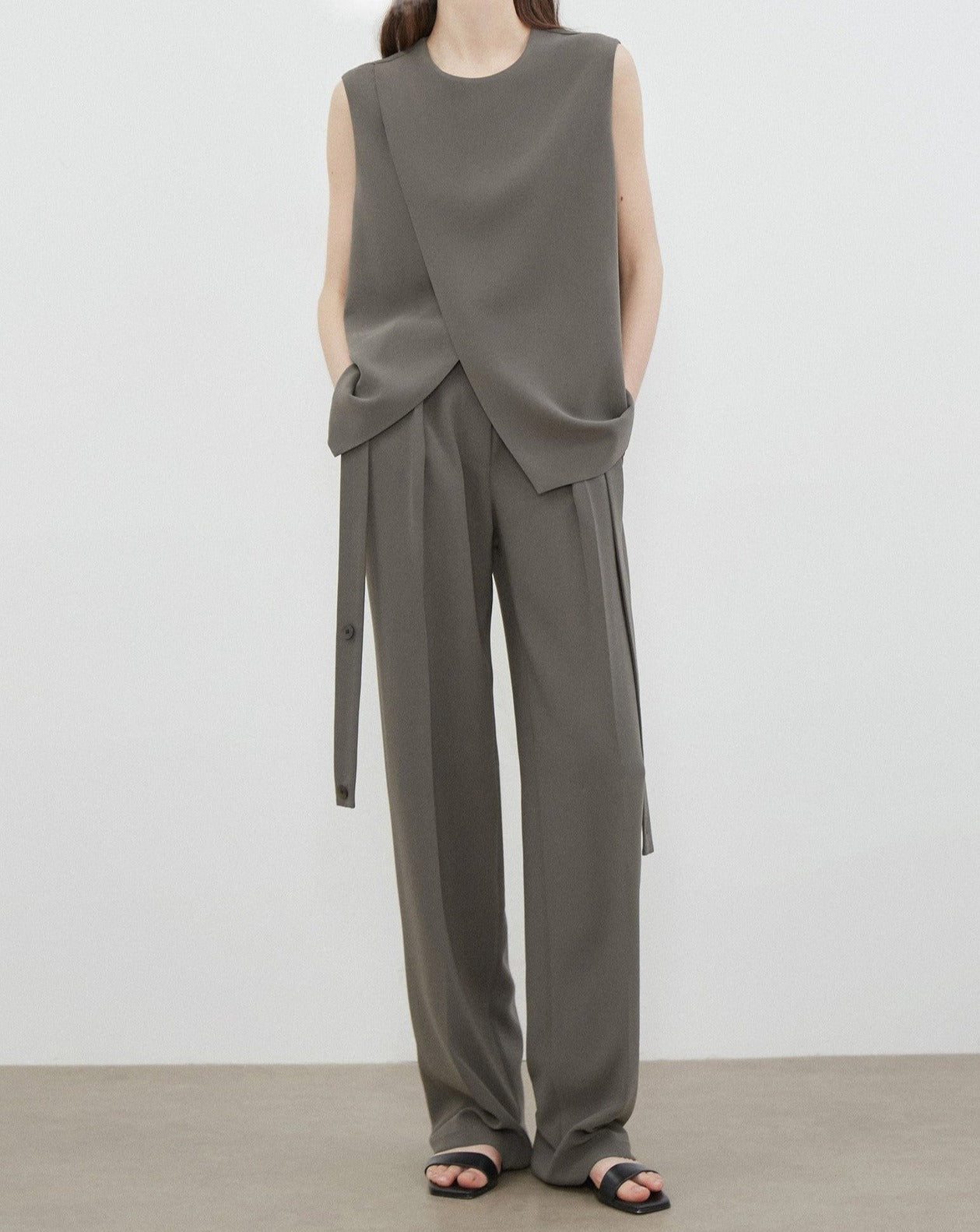 韓国ファッション SELCA-ビッグレディースパンツセットカジュアル、スタイリッシュ、クール、ツイル、ミニマリスト、ハイエンド、スリットトップ、ハイウエスト、ストレートパンツセット、サマー-2024ss-170-01