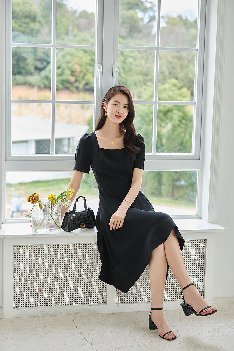 韓国ファッション SELCA-スクエアネックブラックドレス-2024ss-93-011