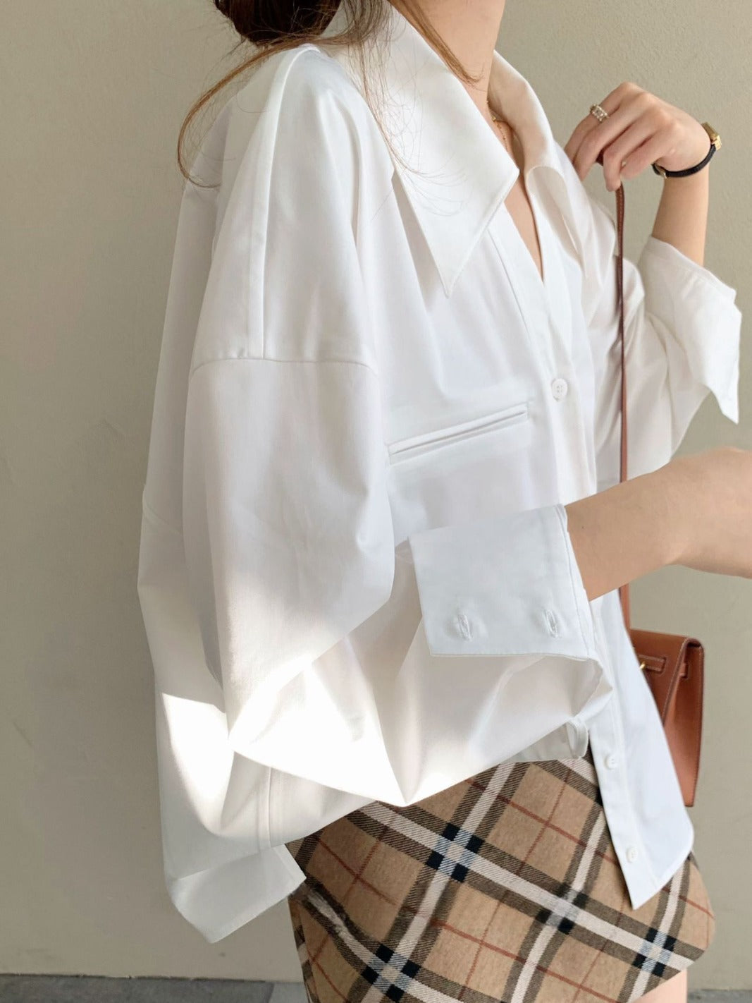 韓国ファッション SELCA-シンプルホワイトシャツ-2024ss-0012-03