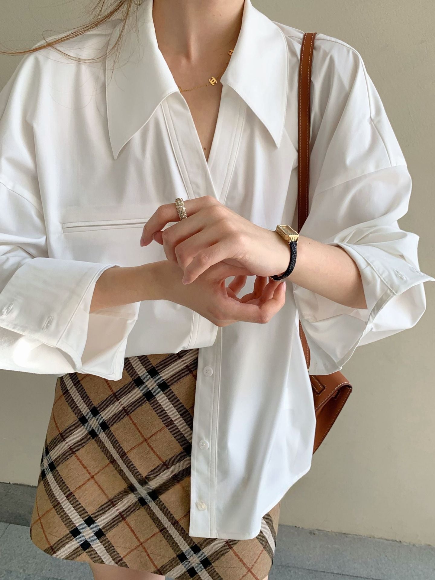 韓国ファッション SELCA-シンプルホワイトシャツ-2024ss-0012-01