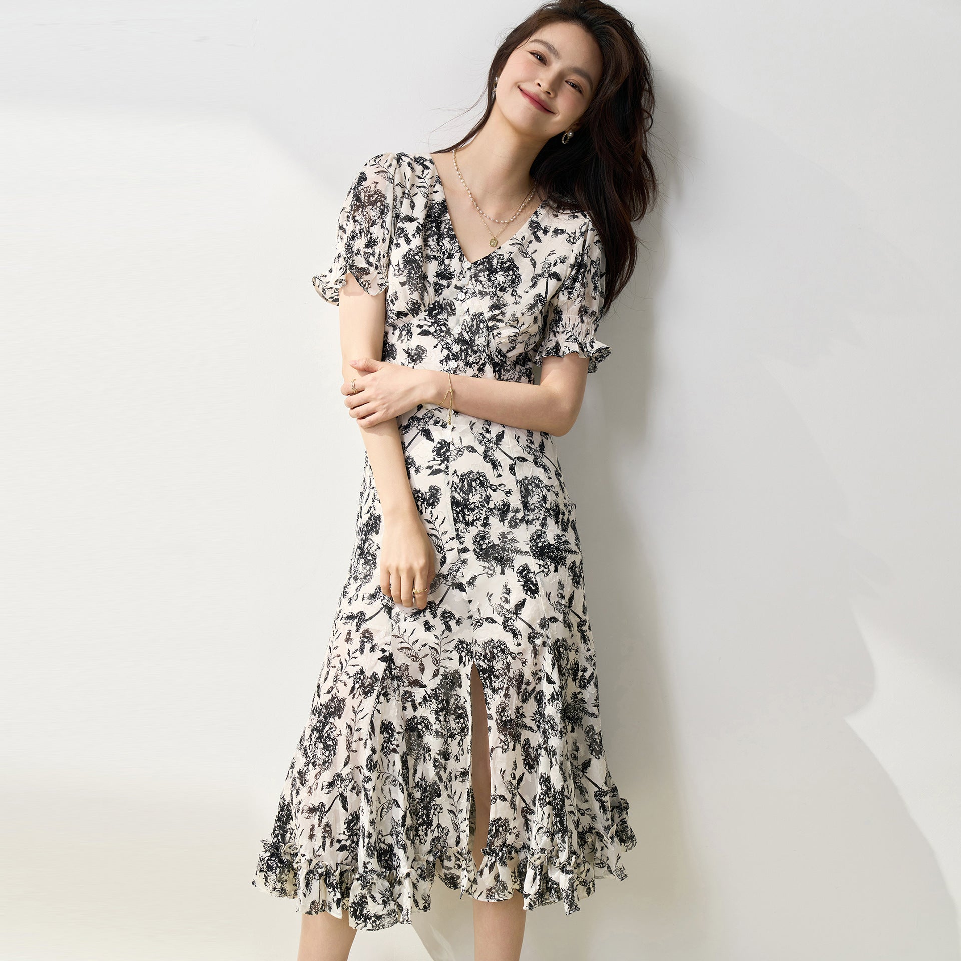 韓国ファッション SELCA-センタースリットフレアワンピース-2024ss-116-02
