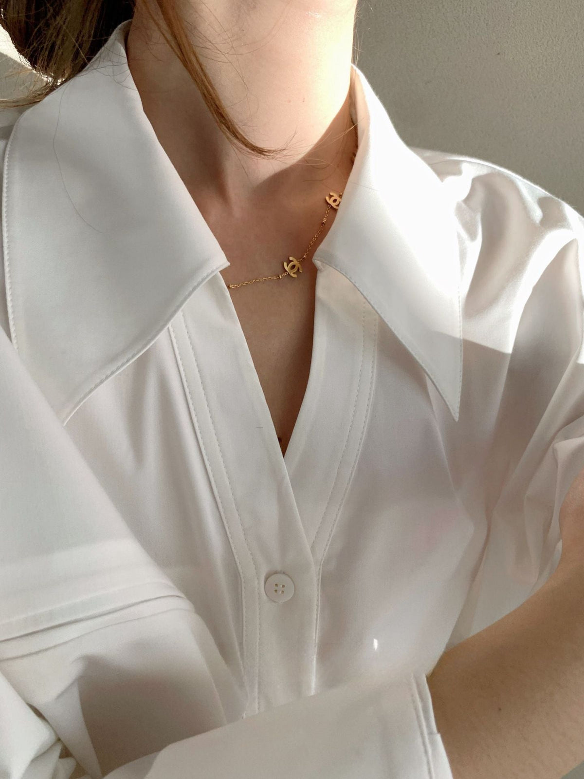 韓国ファッション SELCA-シンプルホワイトシャツ-2024ss-0012-02