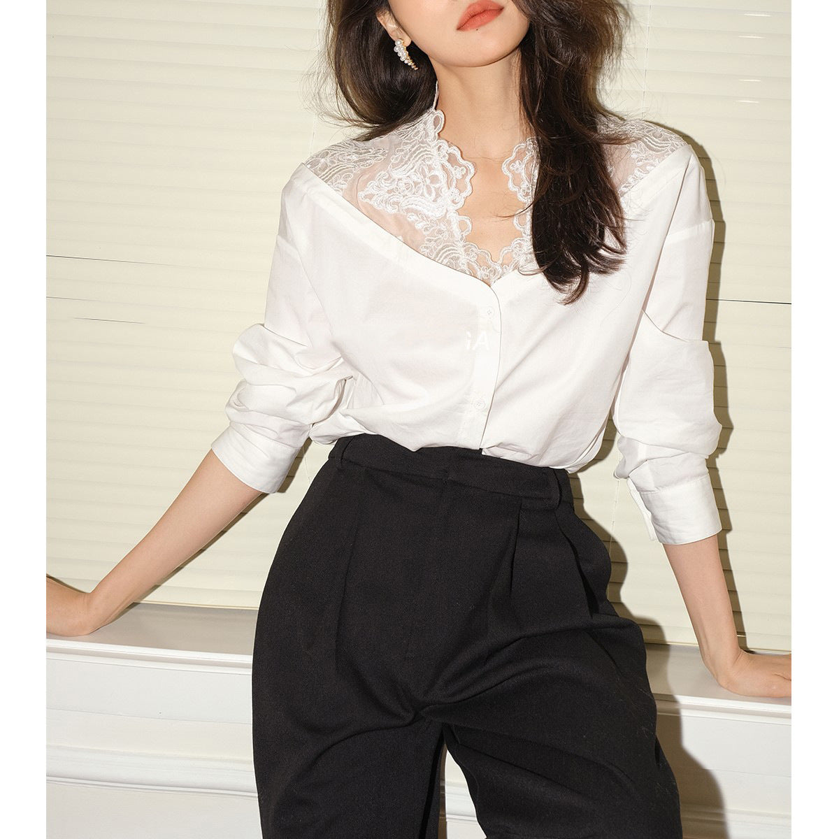 韓国ファッション SELCA-フレンチレースホワイトシャツ-2024ss-0033-05