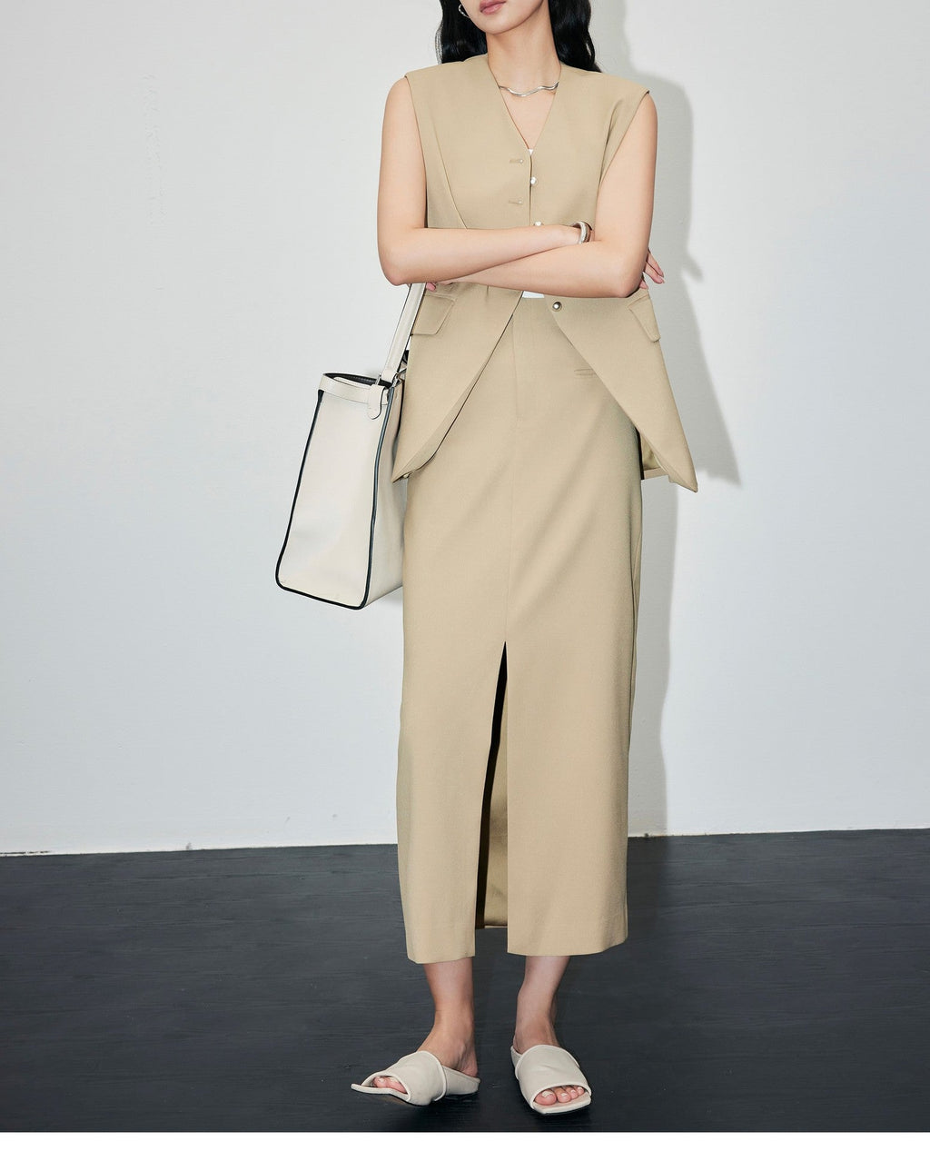 韓国ファッション SELCA-Vネック ノースリーブスリーピース-2024ss-0019-04
