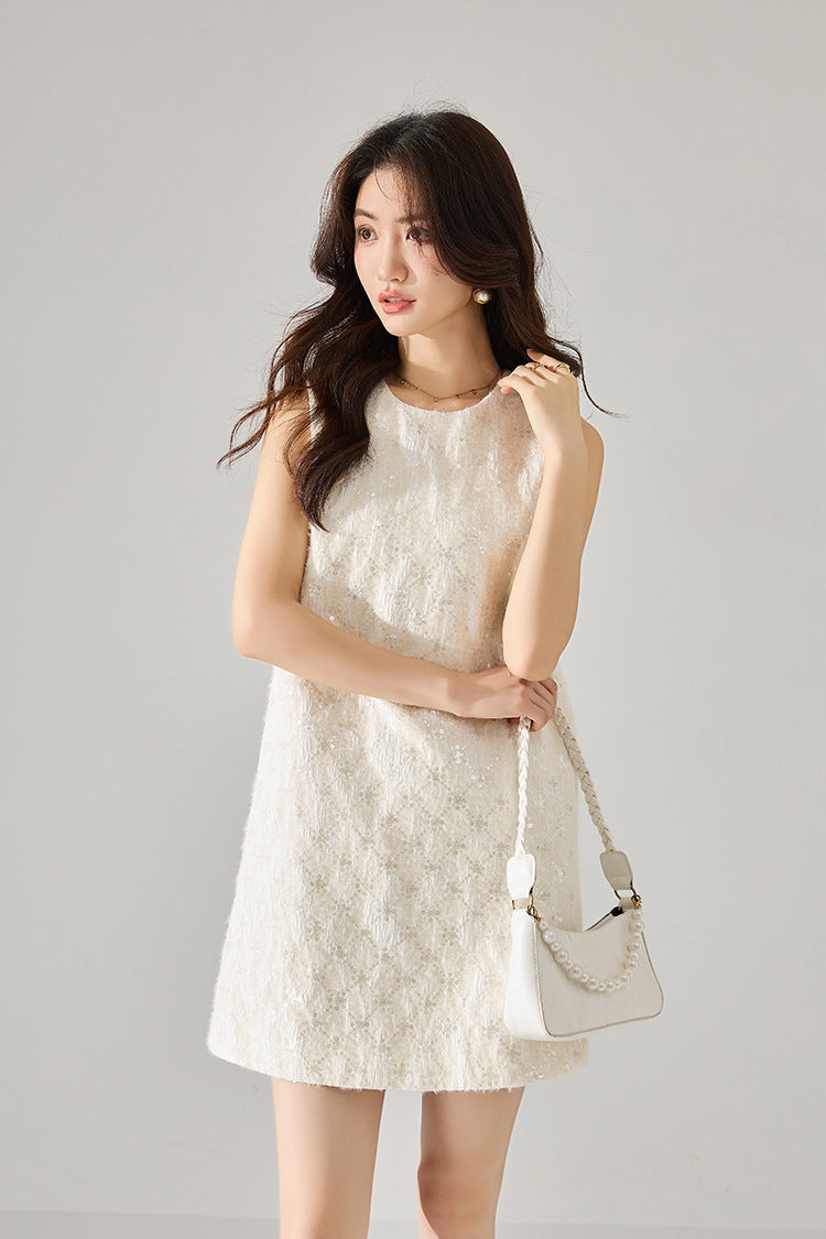 韓国ファッション SELCA-ホワイトムーンライトワンピース-2024ss-138-07