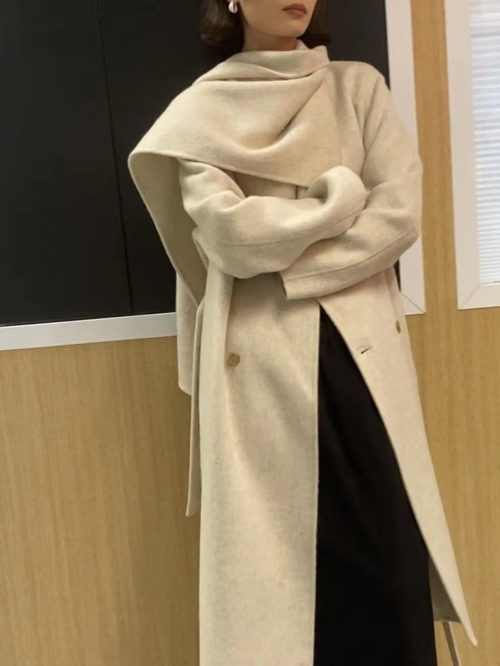 韓国ファッション SELCA-スカーフ風ダブルボタンロングコート-2023aw-ou44-01