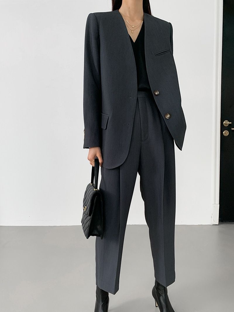 韓国ファッション SELCA-ノーカラーグレーセットアップ-2024ss-0017-04
