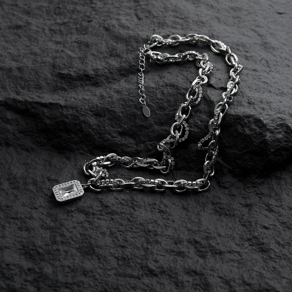 韓国ファッション SELCA-Double Layered Necklace Diamond-Encrusted Clavicle Chain-mselca2023aw283-04